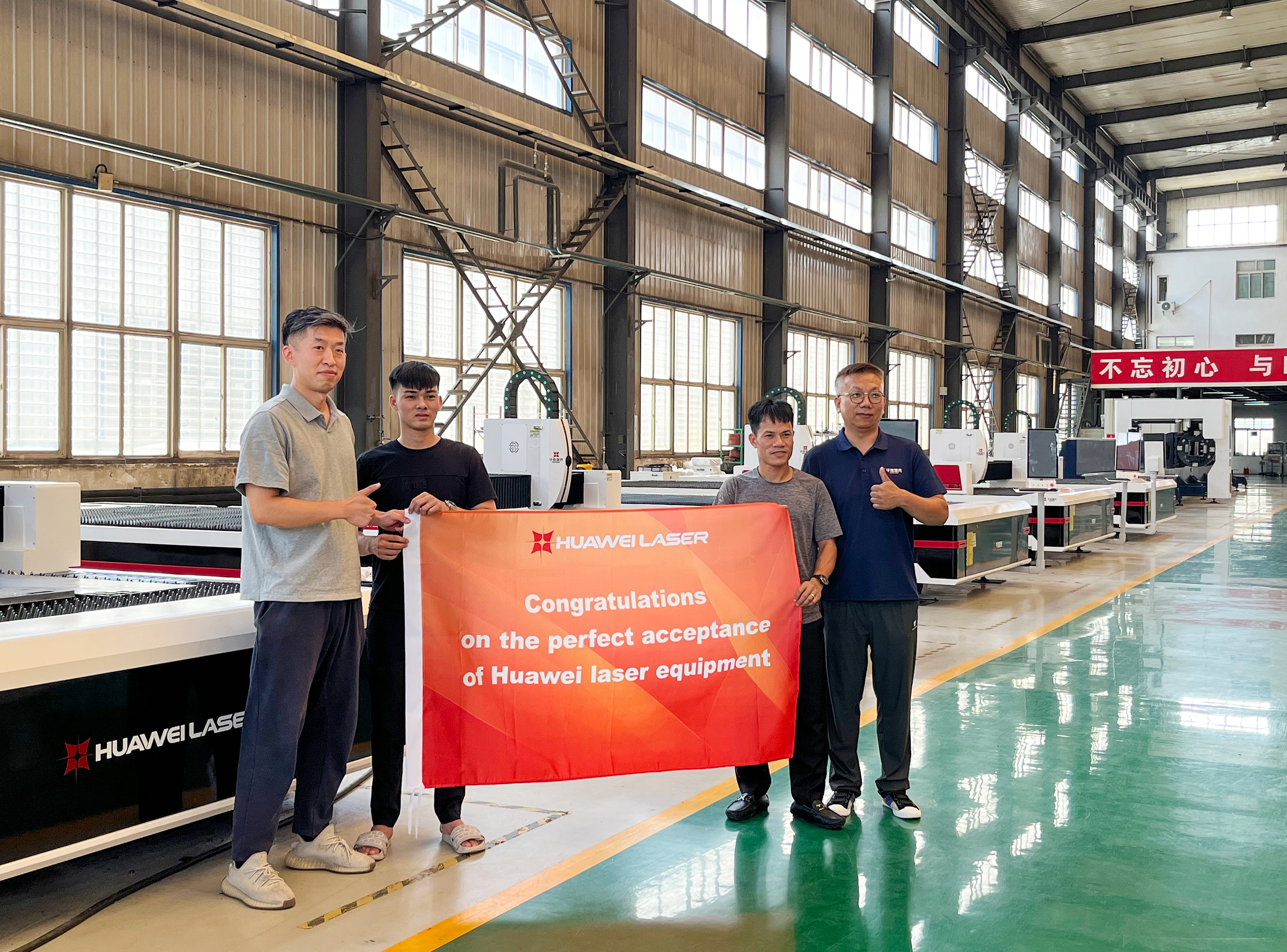 Udana dostawa 6000 W 6020 laserowych do Wietnamu